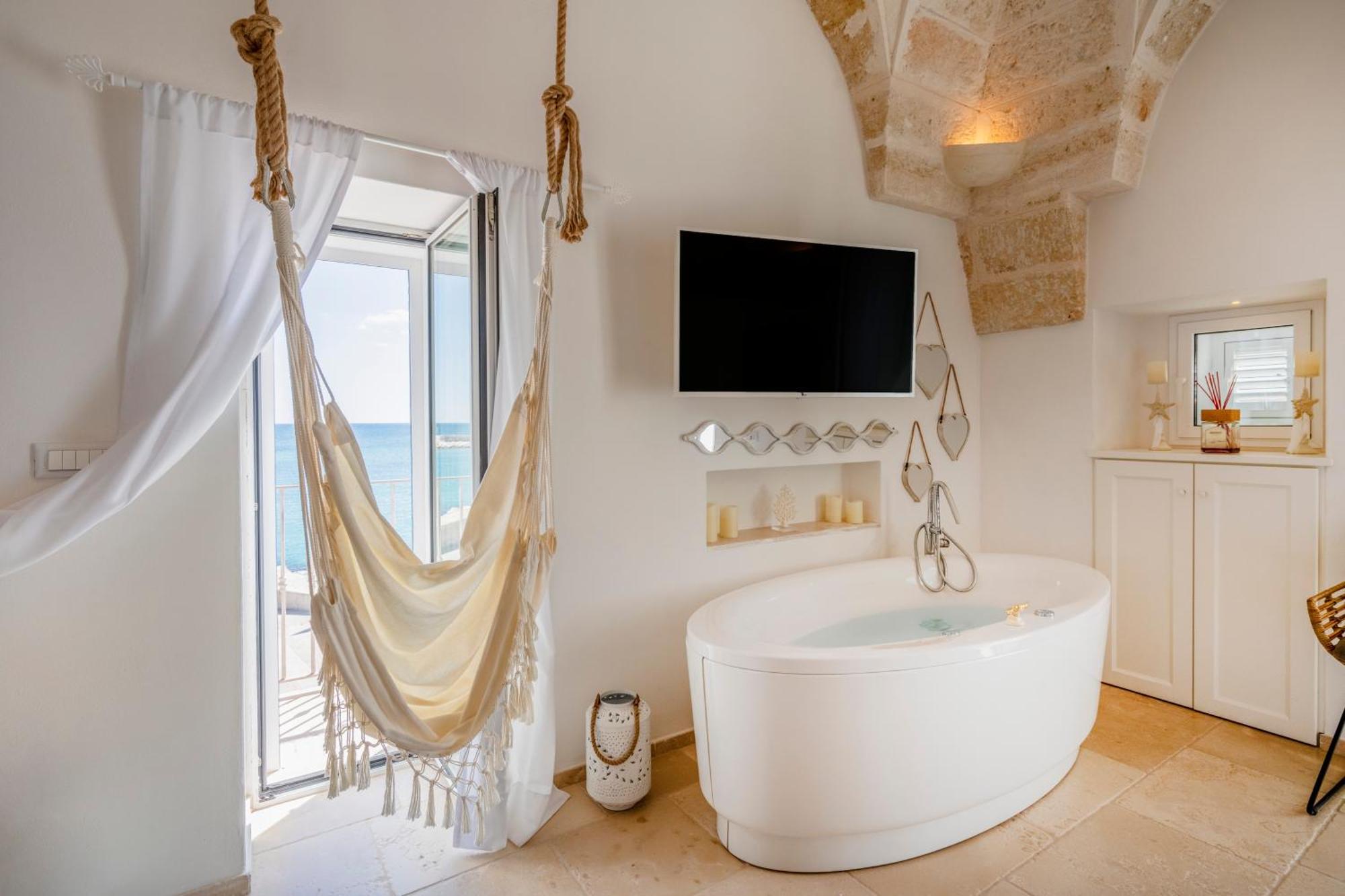 Apulia Charming Suites - Casa Rossa Suite Perla E Suite Corallo Savelletri Bagian luar foto