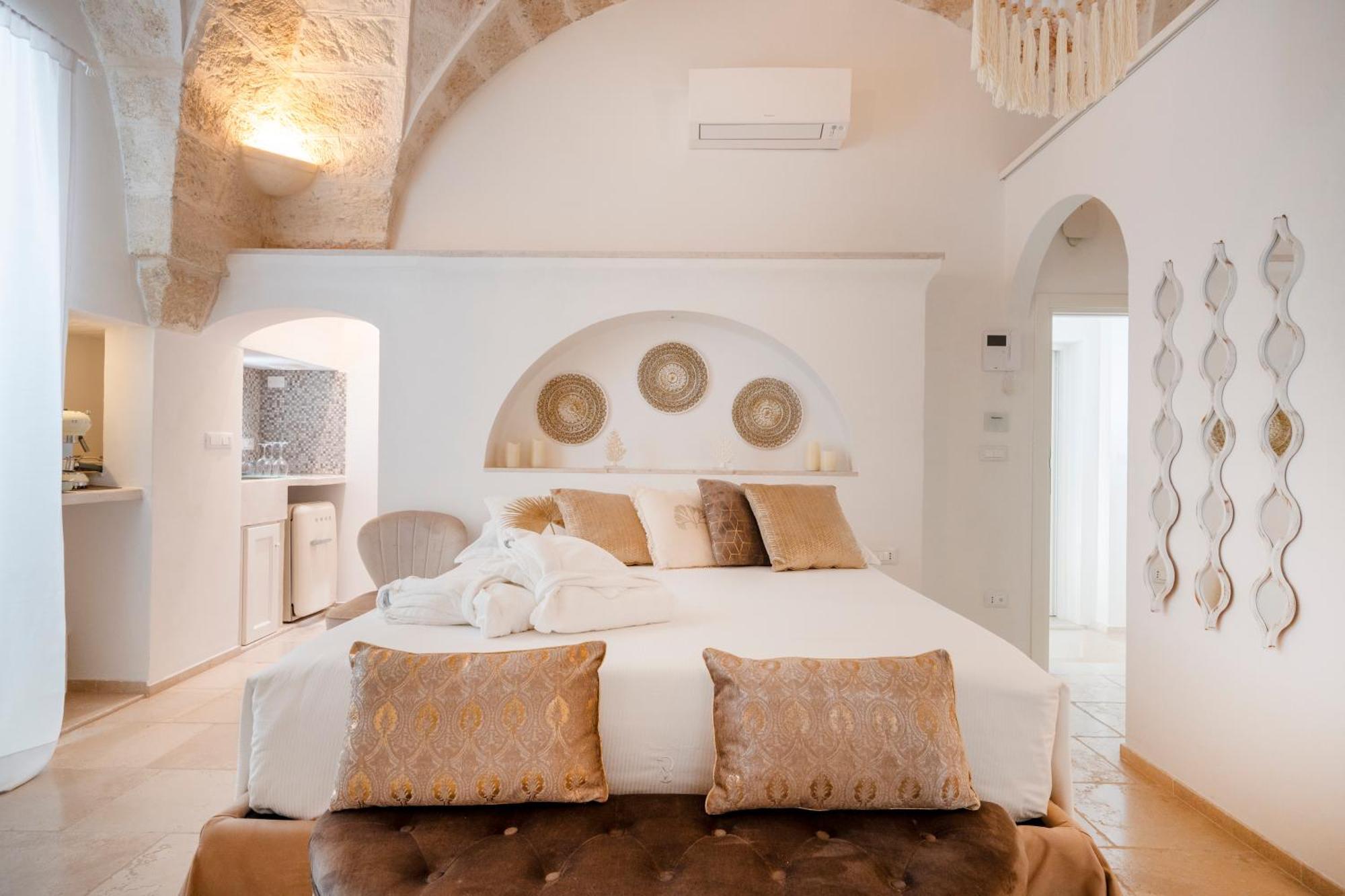 Apulia Charming Suites - Casa Rossa Suite Perla E Suite Corallo Savelletri Bagian luar foto