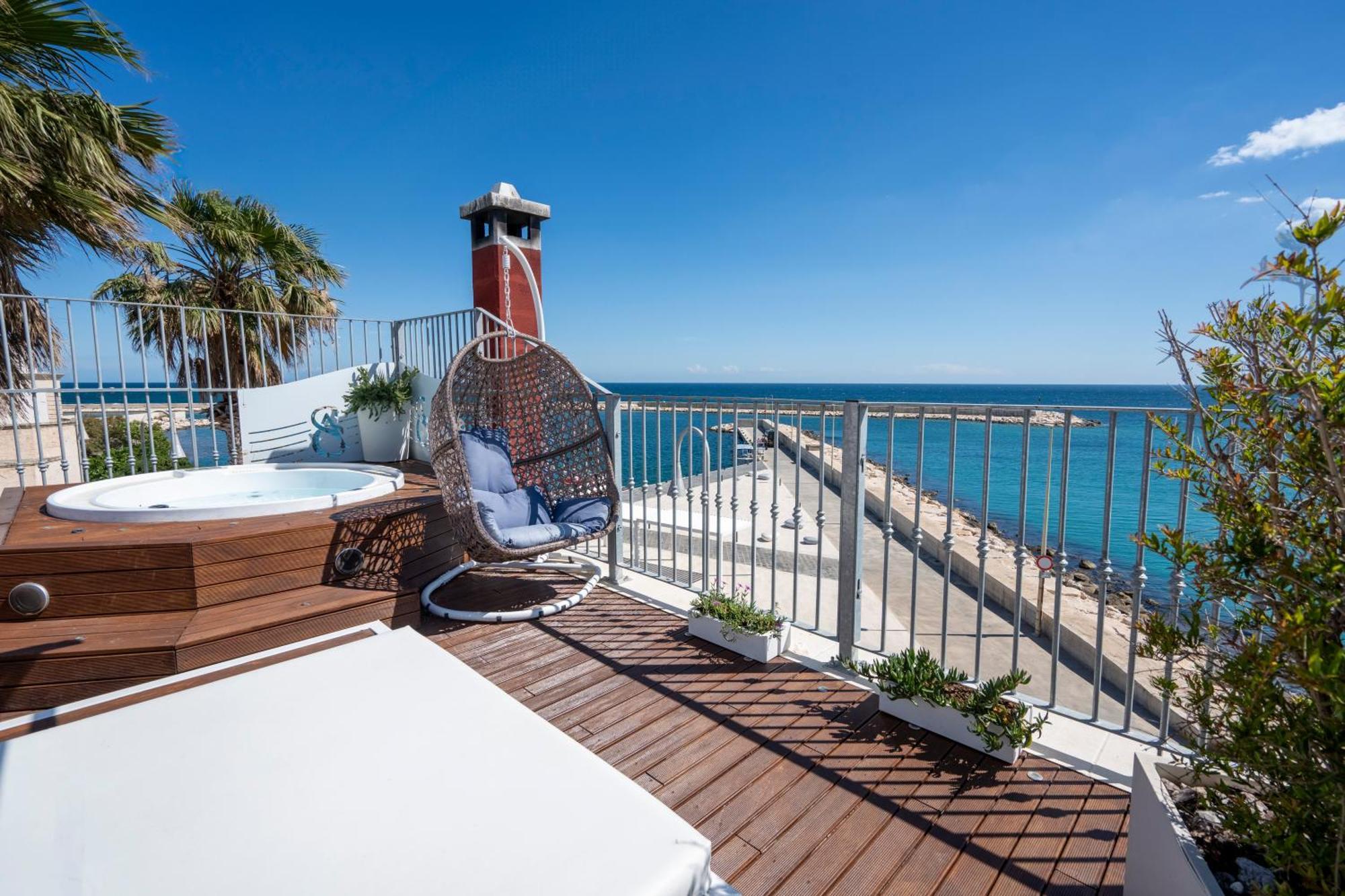 Apulia Charming Suites - Casa Rossa Suite Perla E Suite Corallo Savelletri Bagian luar foto