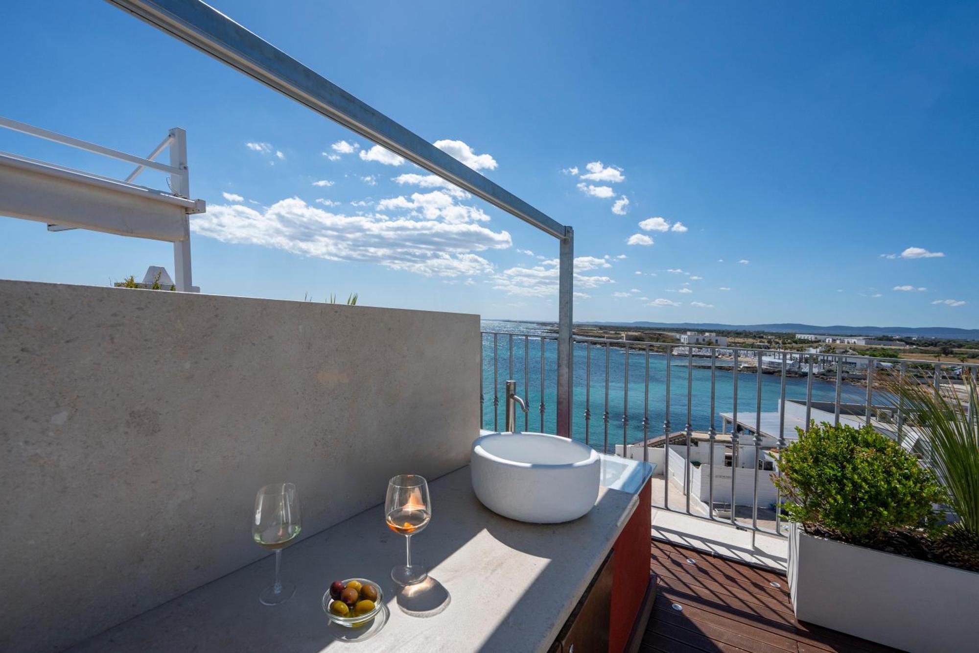 Apulia Charming Suites - Casa Rossa Suite Perla E Suite Corallo Savelletri Bagian luar foto